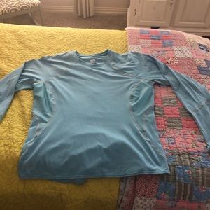 Nike fit dry long sleeve shirt